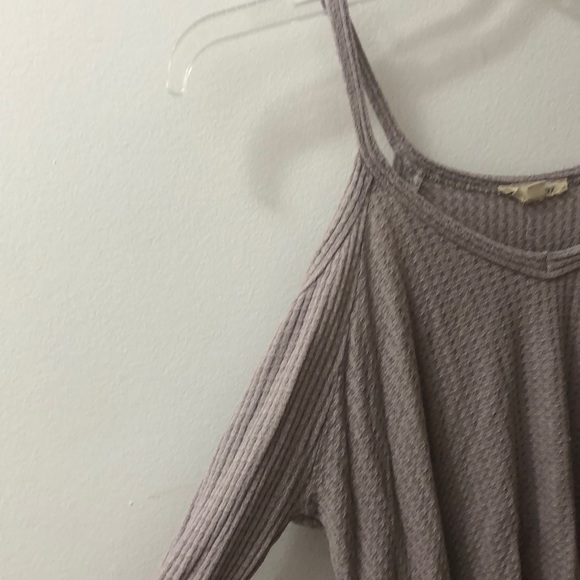 LA Hearts Cold Shoulder Top - Picture 2 of 4